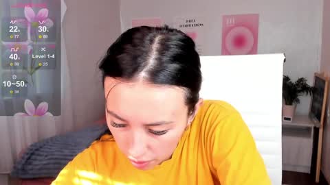 Snapshot of queitsharm_ chatting on 05/12/26, 06:43 Anna online show from 05/12/26, 06:43