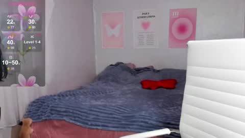 Snapshot of queitsharm_ chatting on 05/13/26, 07:17 Anna online show from 05/13/26, 07:17