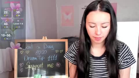 Snapshot of queitsharm_ chatting on 05/16/26, 05:59 Anna online show from 05/16/26, 05:59