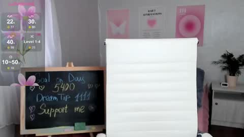 Snapshot of queitsharm_ chatting on 05/16/26, 10:36 Anna online show from 05/16/26, 10:36
