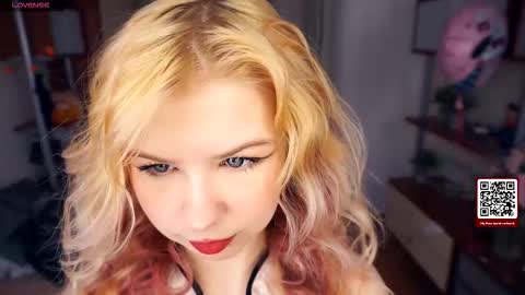 Snapshot of quennabrucker chatting on 11/09/25, 05:06 Tate online show from 11/09/25, 05:06