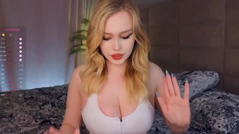 Teri  My favorite vibes 77 101 222 666 online show from 02/03/25, 03:49