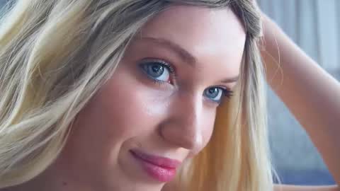 Snapshot of quennaedger chatting on 03/08/25, 06:43 Fiona online show from 03/08/25, 06:43