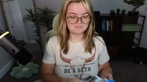 Snapshot of quervoqueen1 chatting on 09/18/25, 02:57 Bri online show from 09/18/25, 02:57