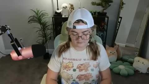 Snapshot of quervoqueen1 chatting on 11/27/25, 04:03 Bri online show from 11/27/25, 04:03