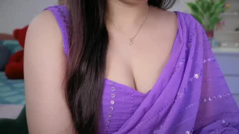 Snapshot of quest_queen chatting on 07/14/26, 05:51 zaara online show from 07/14/26, 05:51