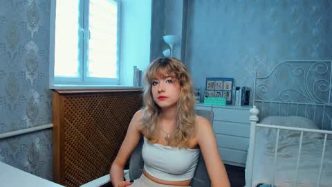 Sara online show from 09/19/25, 07:32