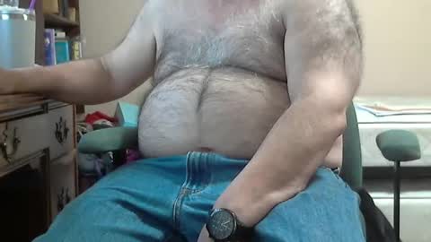 Snapshot of quietnshy2 chatting on 11/26/25, 04:52 quietnshy2 online show from 11/26/25, 04:52