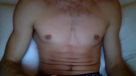 Snapshot of quiii1103 chatting on 12/16/25, 06:29 quiii1103 online show from 12/16/25, 06:29