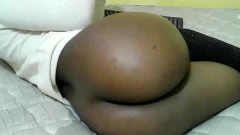 Snapshot of quincy_joy11 chatting on 12/04/25, 04:05 quincy joy11 online show from 12/04/25, 04:05