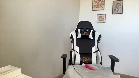 Snapshot of quinnyelena chatting on 10/30/25, 09:22 Quinnyelena online show from 10/30/25, 09:22