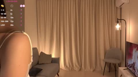 Snapshot of qwelbi chatting on 09/24/25, 07:50 kiri online show from 09/24/25, 07:50