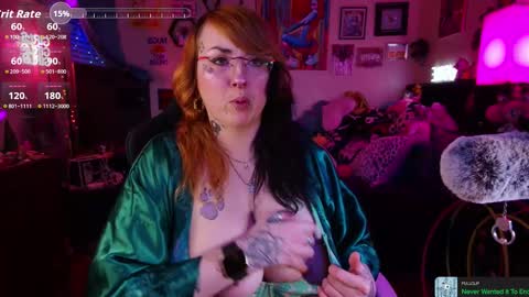 Amy Wild online show from 10/17/25, 01:31