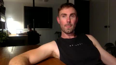 Snapshot of r3ve_ chatting on 02/04/26, 10:43 T online show from 02/04/26, 10:43