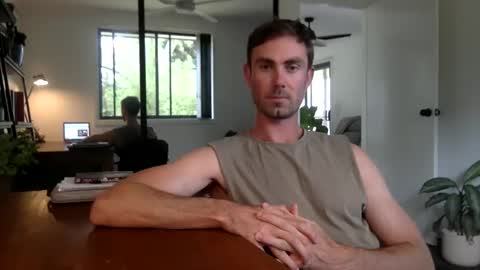 Snapshot of r3ve_ chatting on 02/14/26, 02:08 T online show from 02/14/26, 02:08
