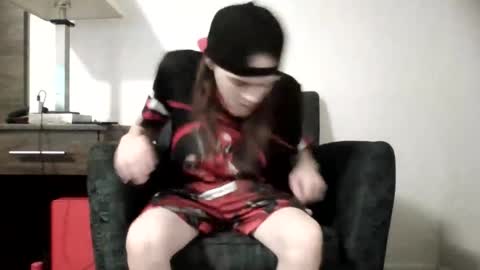 Snapshot of r_monkey583 chatting on 10/23/25, 02:38 r_monkey583 online show from 10/23/25, 02:38