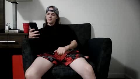 Snapshot of r_monkey583 chatting on 10/24/25, 02:57 r_monkey583 online show from 10/24/25, 02:57