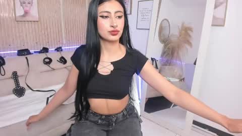 Snapshot of rachel_es chatting on 05/03/26, 07:47 RACHEL ES online show from 05/03/26, 07:47