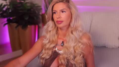 rachel_quinn_ online show from 07/09/26, 03:43