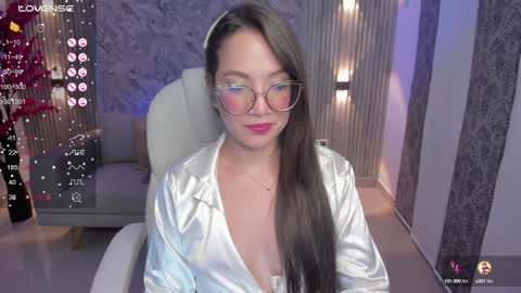 Snapshot of rachel_williamss chatting on 12/19/24, 10:21 rachel online show from 12/19/24, 10:21