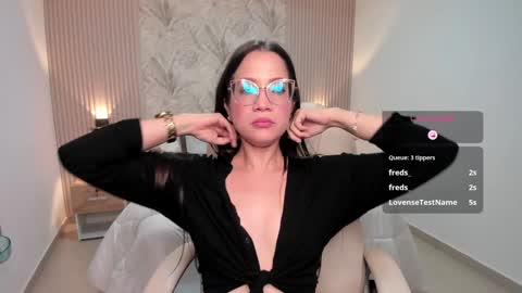 Snapshot of rachel_williamss chatting on 01/25/25, 02:04 rachel online show from 01/25/25, 02:04