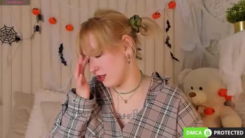 Snapshot of rachelcaart chatting on 10/21/25, 05:52 Ray  online show from 10/21/25, 05:52