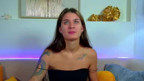 Snapshot of rachellsimpson chatting on 10/19/25, 06:19 RachellSimpson online show from 10/19/25, 06:19