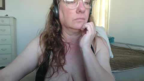 Snapshot of rachelplays chatting on 02/05/26, 04:33 rachelplays online show from 02/05/26, 04:33