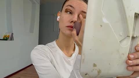 Snapshot of rachelpoisso chatting on 10/19/25, 10:49 Rachel online show from 10/19/25, 10:49