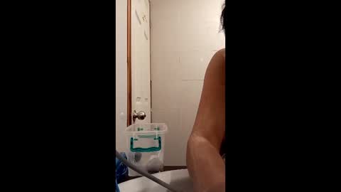 Snapshot of raclomasecret chatting on 12/15/25, 11:36 Racloma Secret online show from 12/15/25, 11:36