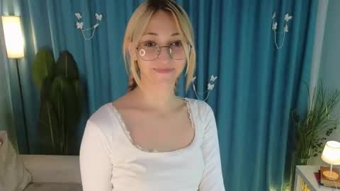 Karina online show from 09/11/25, 09:15
