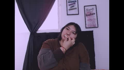 Snapshot of radiantgoddes chatting on 10/05/25, 02:15 radiantgoddes online show from 10/05/25, 02:15