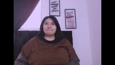 Snapshot of radiantgoddes chatting on 10/21/25, 01:01 radiantgoddes online show from 10/21/25, 01:01