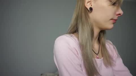 Sara online show from 10/20/25, 02:50