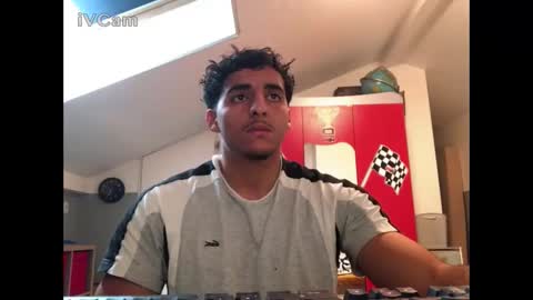 Snapshot of raes69 chatting on 12/16/25, 09:36 raes online show from 12/16/25, 09:36