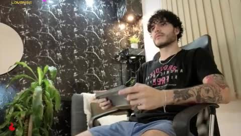 Snapshot of rafael_mendez chatting on 02/01/26, 11:47 R A F A E L online show from 02/01/26, 11:47