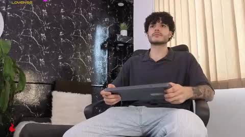 Snapshot of rafael_mendez chatting on 02/08/26, 08:45 R A F A E L online show from 02/08/26, 08:45