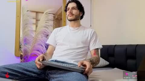 Snapshot of rafael_mendez chatting on 02/21/26, 08:54 R A F A E L online show from 02/21/26, 08:54