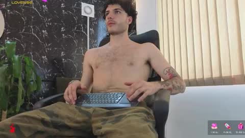 Snapshot of rafael_mendez chatting on 03/12/26, 08:59 R A F A E L online show from 03/12/26, 08:59
