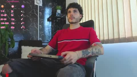 Snapshot of rafael_mendez chatting on 04/25/26, 08:39 R A F A E L online show from 04/25/26, 08:39