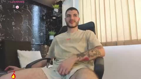 Snapshot of rafael_mendez chatting on 06/13/26, 07:56 R A F A E L online show from 06/13/26, 07:56
