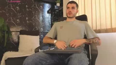 R A F A E L online show from 06/18/26, 08:13