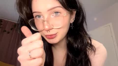 Snapshot of rafaelaloghry chatting on 11/06/25, 10:16 Riya online show from 11/06/25, 10:16