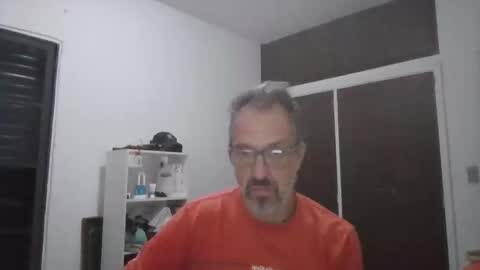 Snapshot of rafaelsel chatting on 10/21/25, 01:28 Big Uncle Jungle online show from 10/21/25, 01:28