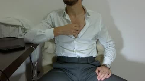 Snapshot of rafaelssk chatting on 12/12/24, 11:14 elenacam online show from 12/12/24, 11:14