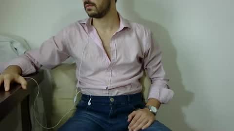 Snapshot of rafaelssk chatting on 12/14/24, 09:40 elenacam online show from 12/14/24, 09:40