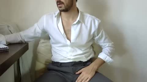 Snapshot of rafaelssk chatting on 12/14/24, 04:31 elenacam online show from 12/14/24, 04:31