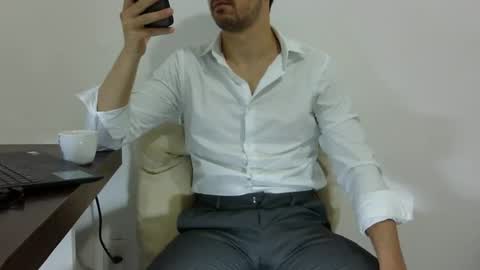 Snapshot of rafaelssk chatting on 03/11/25, 09:34 elenacam online show from 03/11/25, 09:34