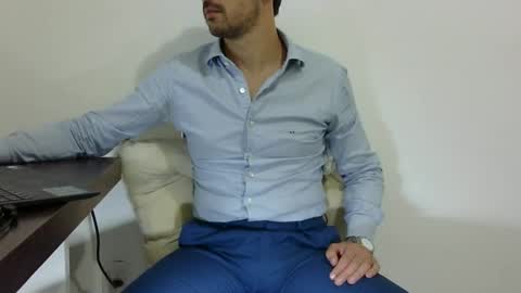 Snapshot of rafaelssk chatting on 03/12/25, 11:33 elenacam online show from 03/12/25, 11:33