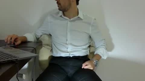 Snapshot of rafaelssk chatting on 01/07/26, 09:23 elenacam online show from 01/07/26, 09:23